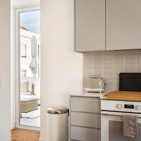Apartment Akicity Ourique White Lisbon