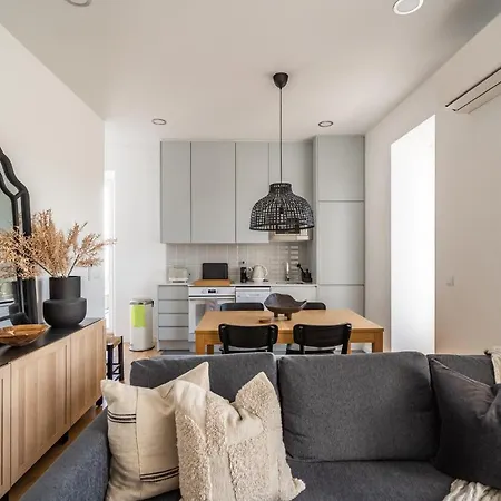 Akicity Ourique White Apartment *