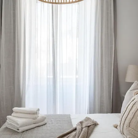 Akicity Ourique White Apartment *