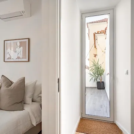 Akicity Ourique White Apartment *