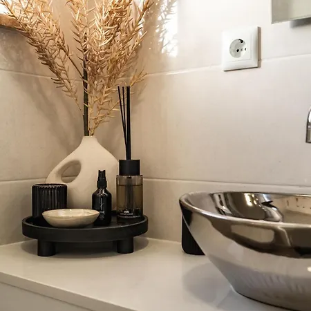 Akicity Ourique White Apartment