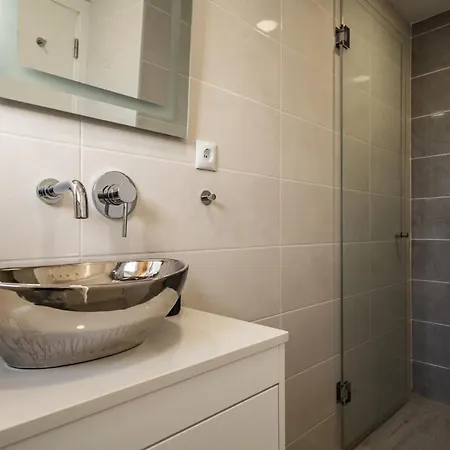 Akicity Ourique White Apartment