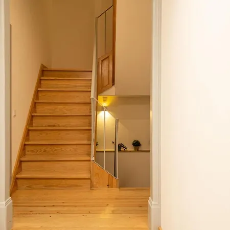 Akicity Ourique White Apartment
